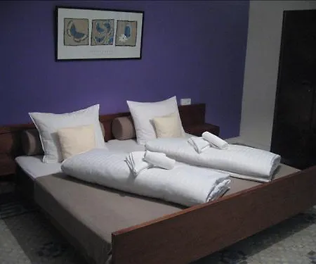 Gastehaus Gran Via فندق 4*